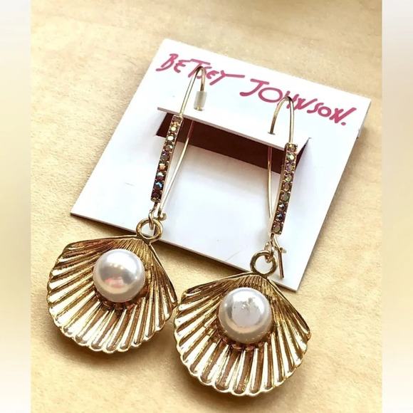 BETSEY JOHNSON Gold-Tone Open Shell & Faux Pearl Shepherd’s Hook Earrings NWT - Picture 6 of 10